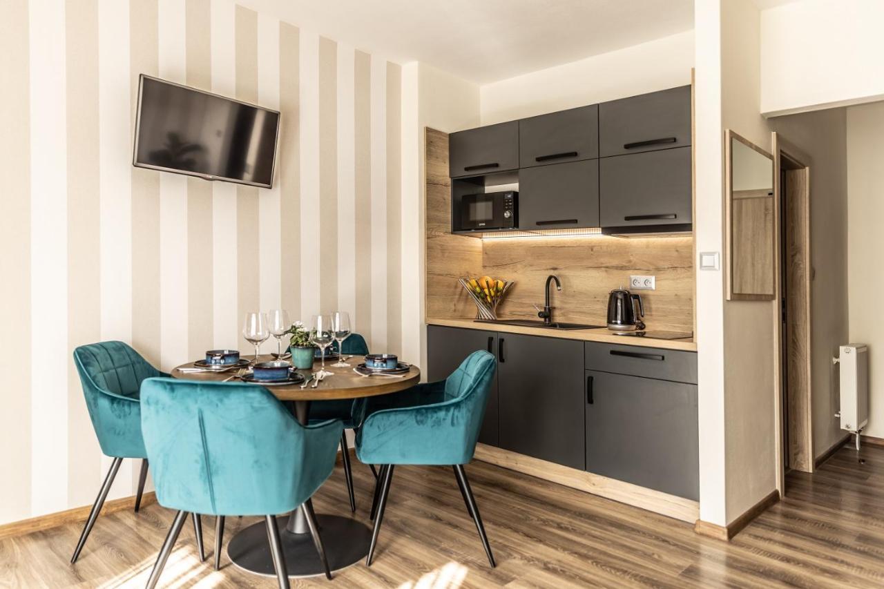 Hotel Demanova Apartments - Dependance ลิฟตอฟสกีมิคูลาช ภายนอก รูปภาพ