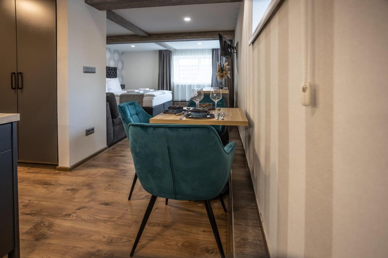 Hotel Demanova Apartments - Dependance ลิฟตอฟสกีมิคูลาช ภายนอก รูปภาพ
