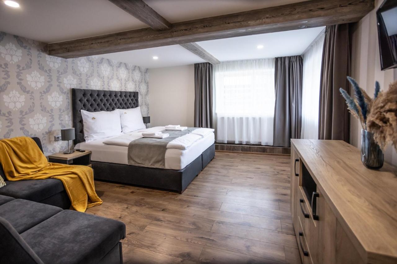 Hotel Demanova Apartments - Dependance ลิฟตอฟสกีมิคูลาช ภายนอก รูปภาพ