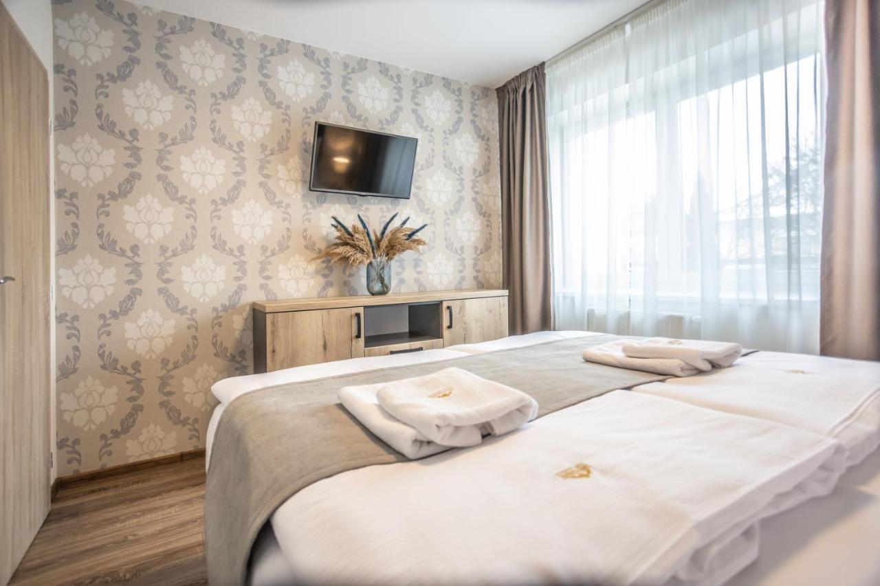 Hotel Demanova Apartments - Dependance ลิฟตอฟสกีมิคูลาช ภายนอก รูปภาพ